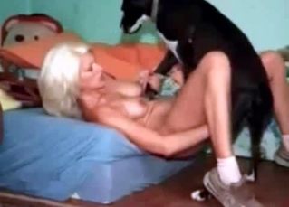 Bleached mommy fucked by a dog