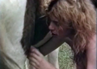 Kinky slut enjoys her animal