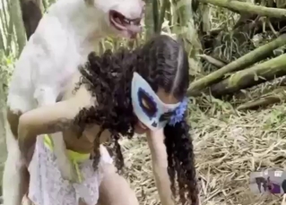 Brunette lady in zoo XXX with hot cock sucking